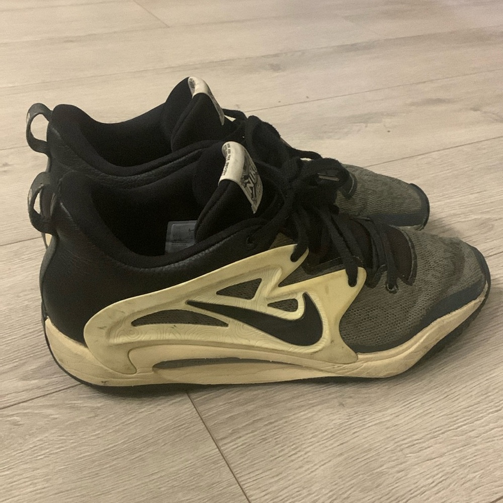 Kevin Durant 15s. Size 14 “50 years of hip hop” color way. KD15